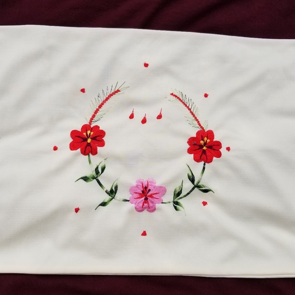 Set of 2 Handmade Vintage Stitch Floral Pillow Covers - Picture 4 of 8